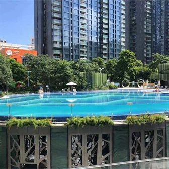 طبقه رقص پلکسی روی استخر